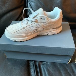 Grade school new balance 990